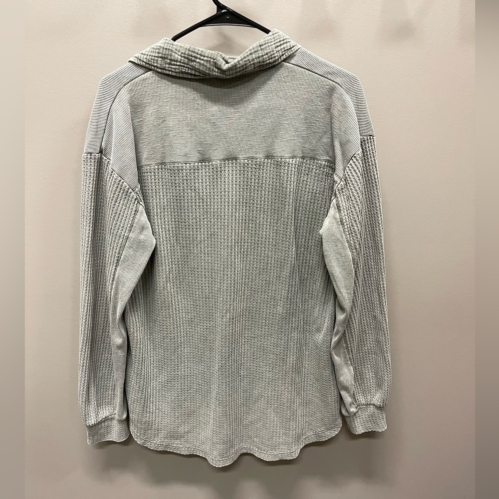 Briggs New York muted Sage/ Olive Knit Top - Picture 3 of 3